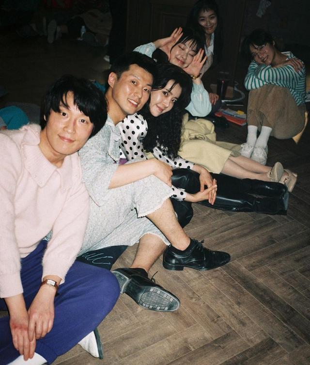 金美秀|《雪滴花》Jisoo丁海寅等同剧演员悼念金美秀，207号室友们全悲哀