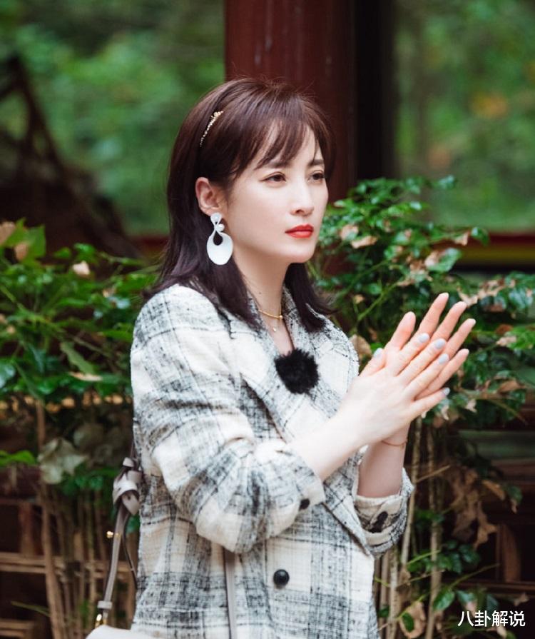 刘海|刘海可以有多减龄？看到刘涛和蒋勤勤的造型，年轻了十岁不止