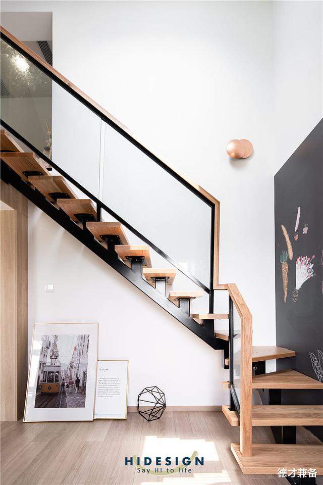 |不要再忌讳顶楼了,这家人在143㎡的顶层复式里,享受着隐居生活