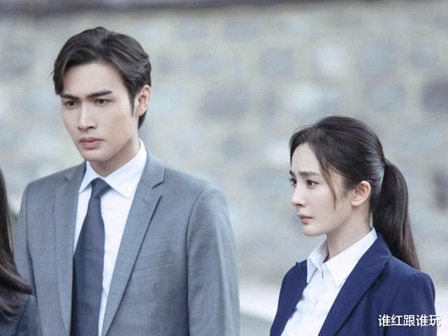 暴风眼|播放量第一，收视率双台破2！杨幂的转型大作《暴风眼》，扑了？