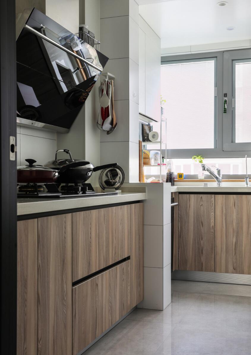 小拾谈装修|原木风设计越来越流行，她118㎡新家，一进门就特清新，羡慕