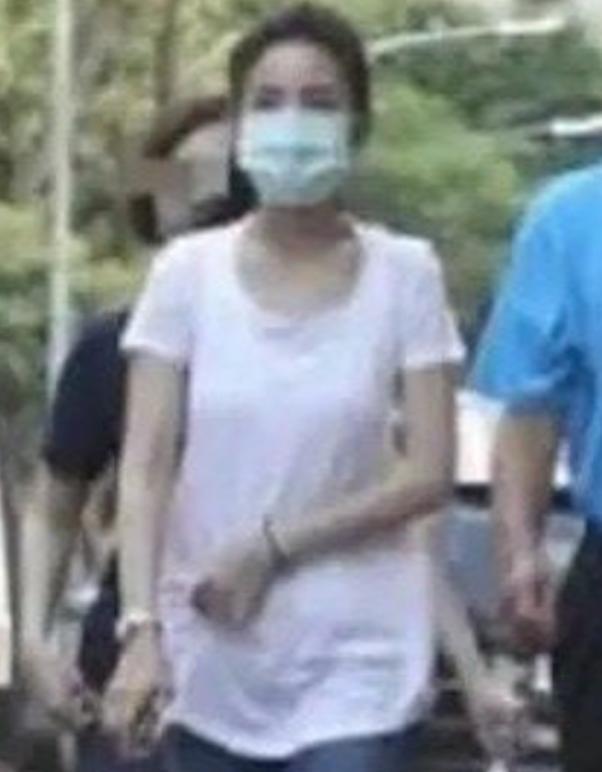 林依晨|林依晨恭送公公上班曝光！结婚7年每天6点请安，老公家境引争议
