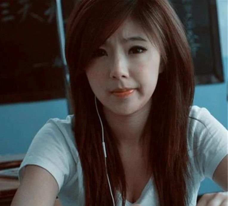 赵奕欢|34岁赵奕欢和33岁景甜现身，一个发福显老一个动脸像徐帆