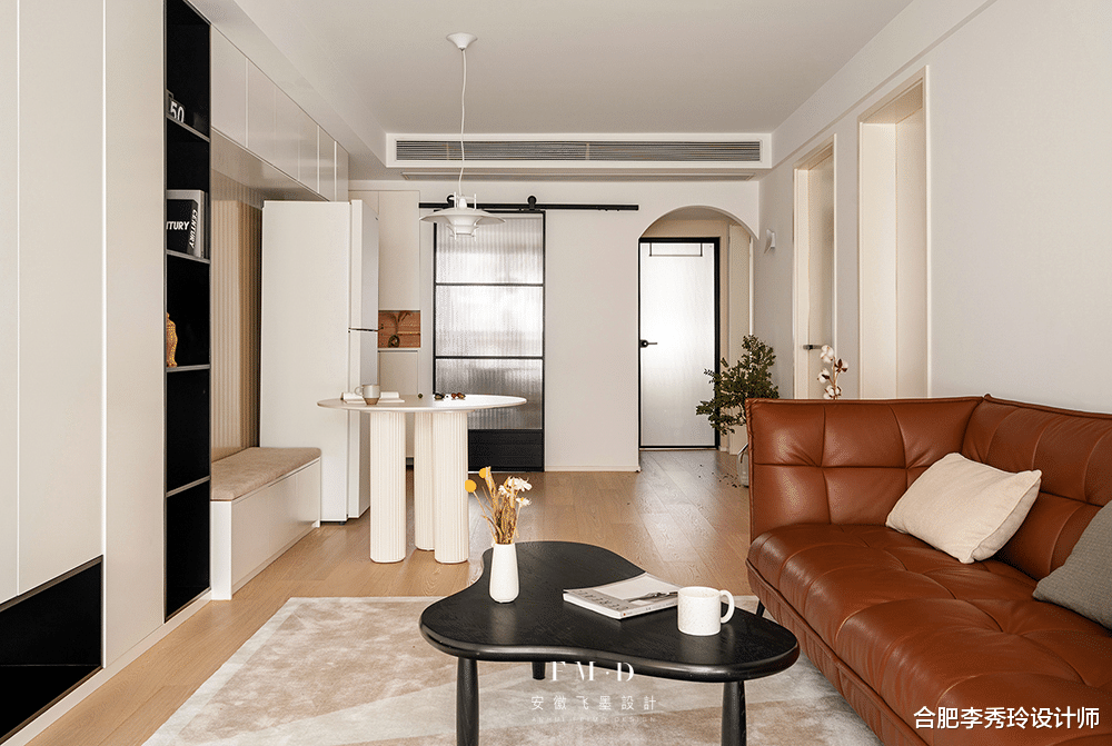 竖厅才是经典,进深5米6,客餐厅直线布置,找到了“收纳密码”