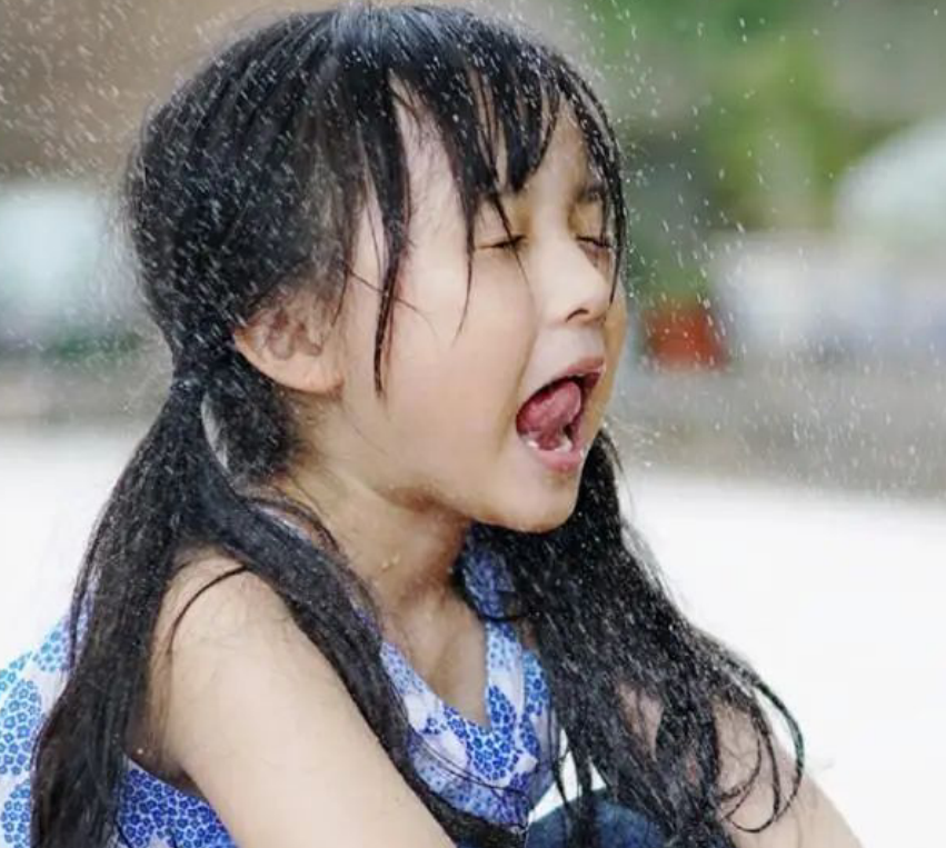 整容|那个2岁出道年入百万，长得太美被全网禁止“整容”，长大更漂亮