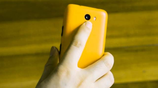 母嬰|能裝軟件能玩游戲，體驗國產樂豐老人機，這兩個設計時尚貼心好用