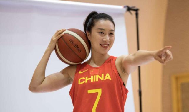 教练|正式官宣！中国女篮老队长成为教练 帮助球队冲击冠军