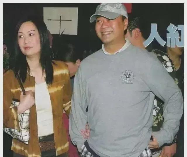 欧阳震华|从TVB一哥到“软饭男”，他为何沦落到这种地步？