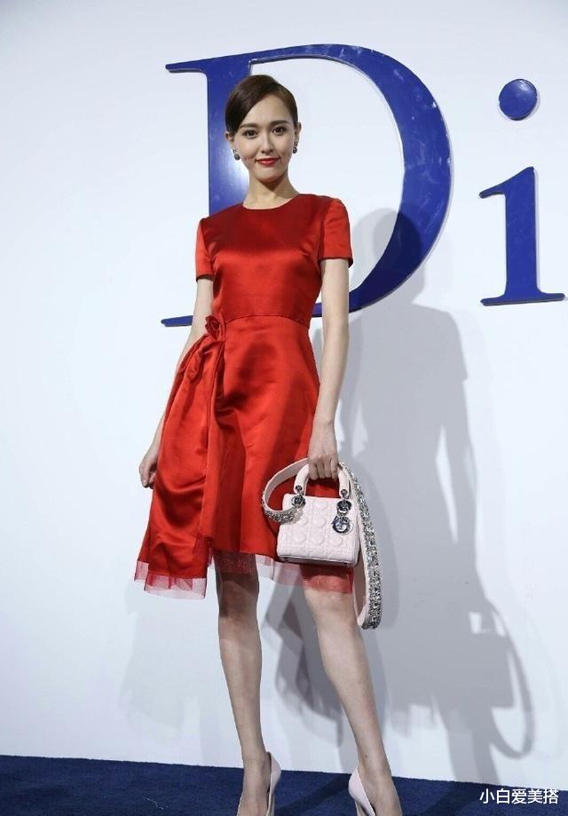 小白爱美搭|唐嫣升级成为“宝妈”，但身材保持得还这么好，穿上红裙好有魅力