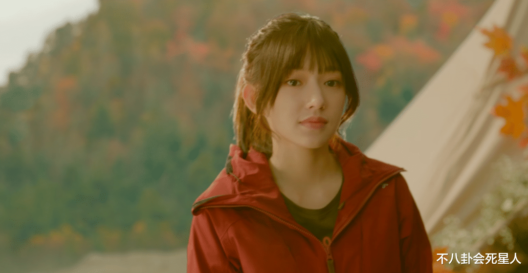 罗云熙|罗云熙新剧离谱！吊悬崖上搂抱，穿高跟鞋开车，剧情侮辱观众智商