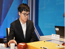 柯洁|柯洁：他是围棋界的天赋异禀，傲视群雄依靠的自己的状态