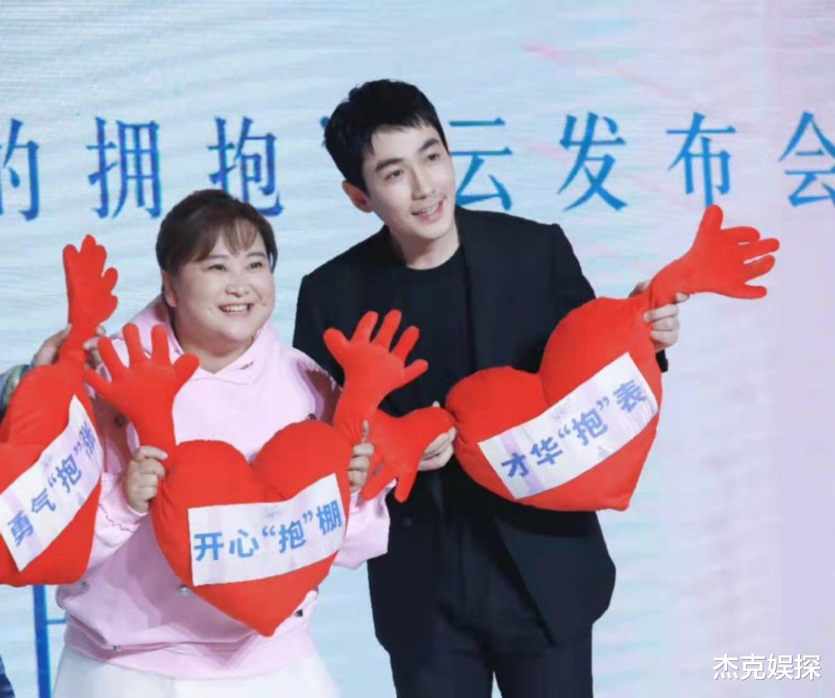 贾玲|贾玲在节目上哭诉被质疑玻璃心,反被网友吐槽:观众对你够宽容了