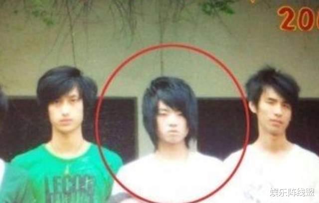 华晨宇|华晨宇的精彩情史，靠才华征服了5个女人，勇敢承认自己未婚生子