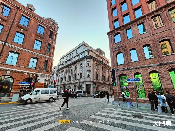 realme|2022开年的首款旗舰手机,真我GT2 Pro上手评测