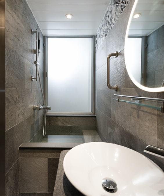 24㎡你觉得小?在香港是两居室还能住3口人,厕所还带浴缸,厉害不!