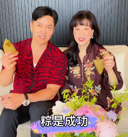 吕良伟|65岁吕良伟携富豪老婆过端午，比妻子大13岁，和胖儿子像同龄人