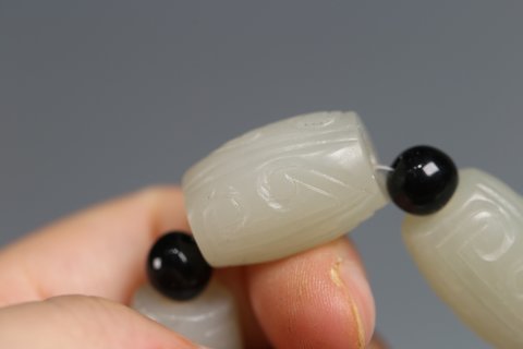 |旧藏，和田玉勾云纹手串