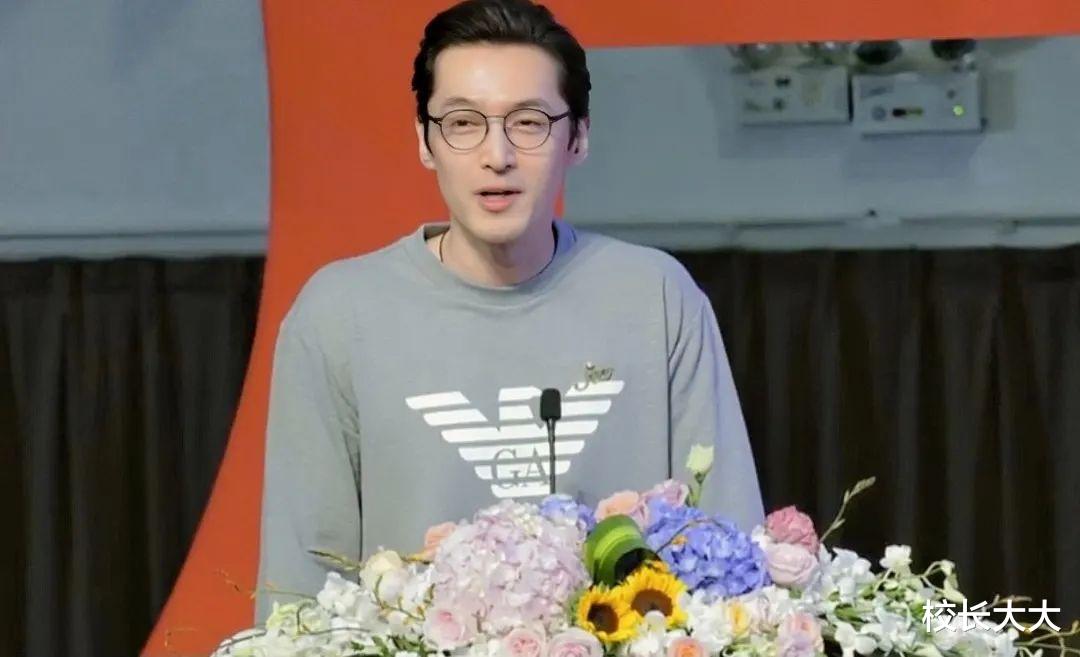 胡歌|胡歌上戏发言太谦虚了：我是偶像出道，用了十几年证明我是演员