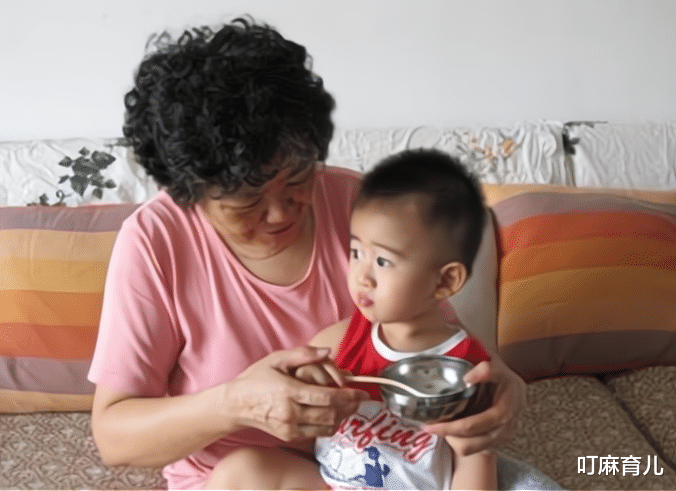 叮麻育儿|“咀嚼能力”不足的孩子,1岁以后就已经有迹可循,2个表现是依据