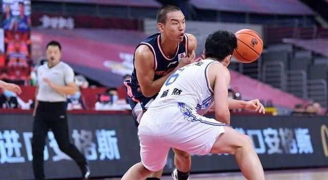 广东男篮|广东阵容大调整！三名球员留守根据地 杜锋心意已决 一人难以签约