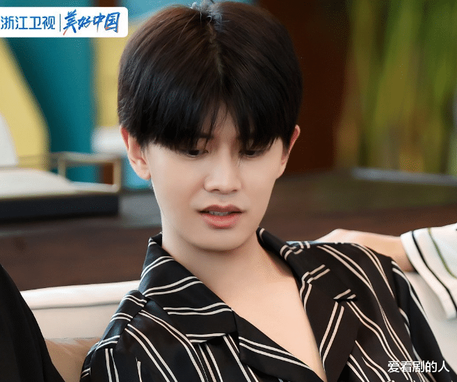 |嗨放派：任嘉伦、陈飞宇“隐身”成功，王嘉尔穿高跟鞋仪态变了！