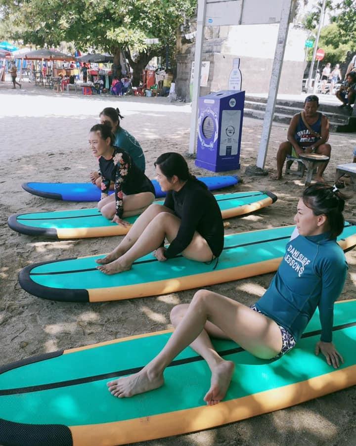 孙燕姿|孙燕姿晒好友送的性感内衣,自嘲胸部规模没有那么大