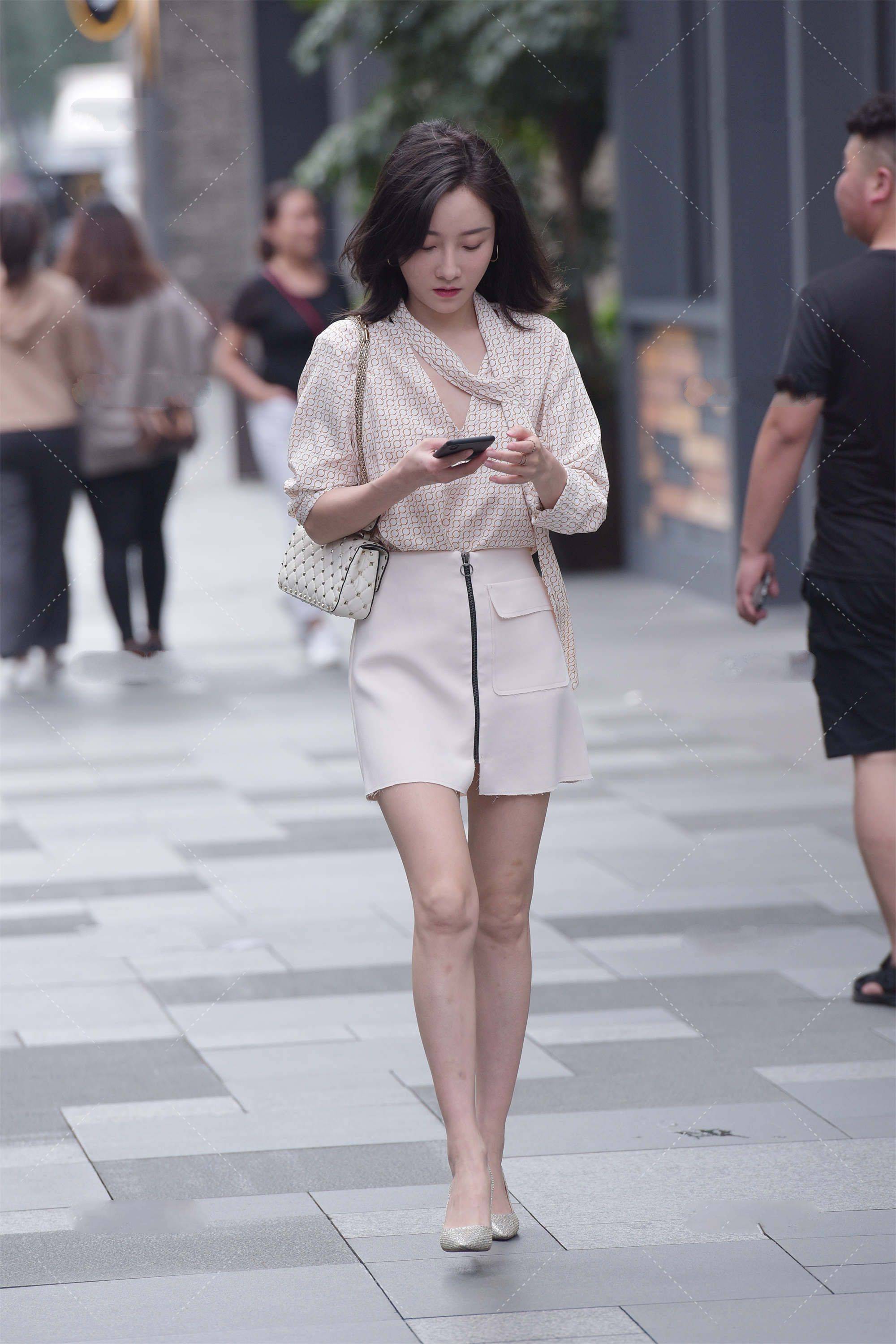 穿衣搭配|衬衣裙子搭配，穿出职场的风格，干练又大气