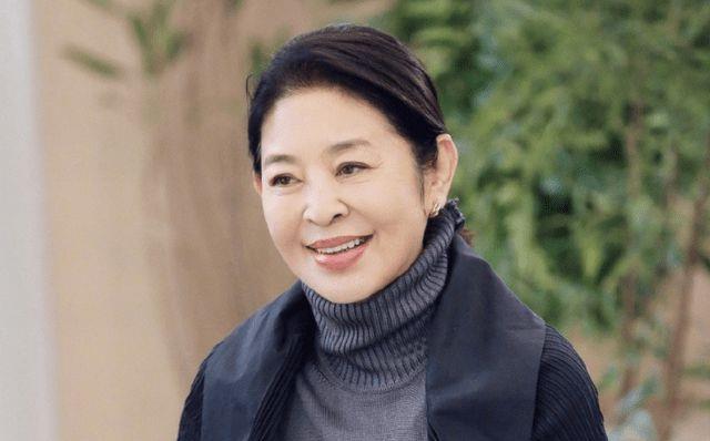 一抹思念|倪萍给儿子治病生活拮据,却捐给河南50万:真正的善良与收入无关