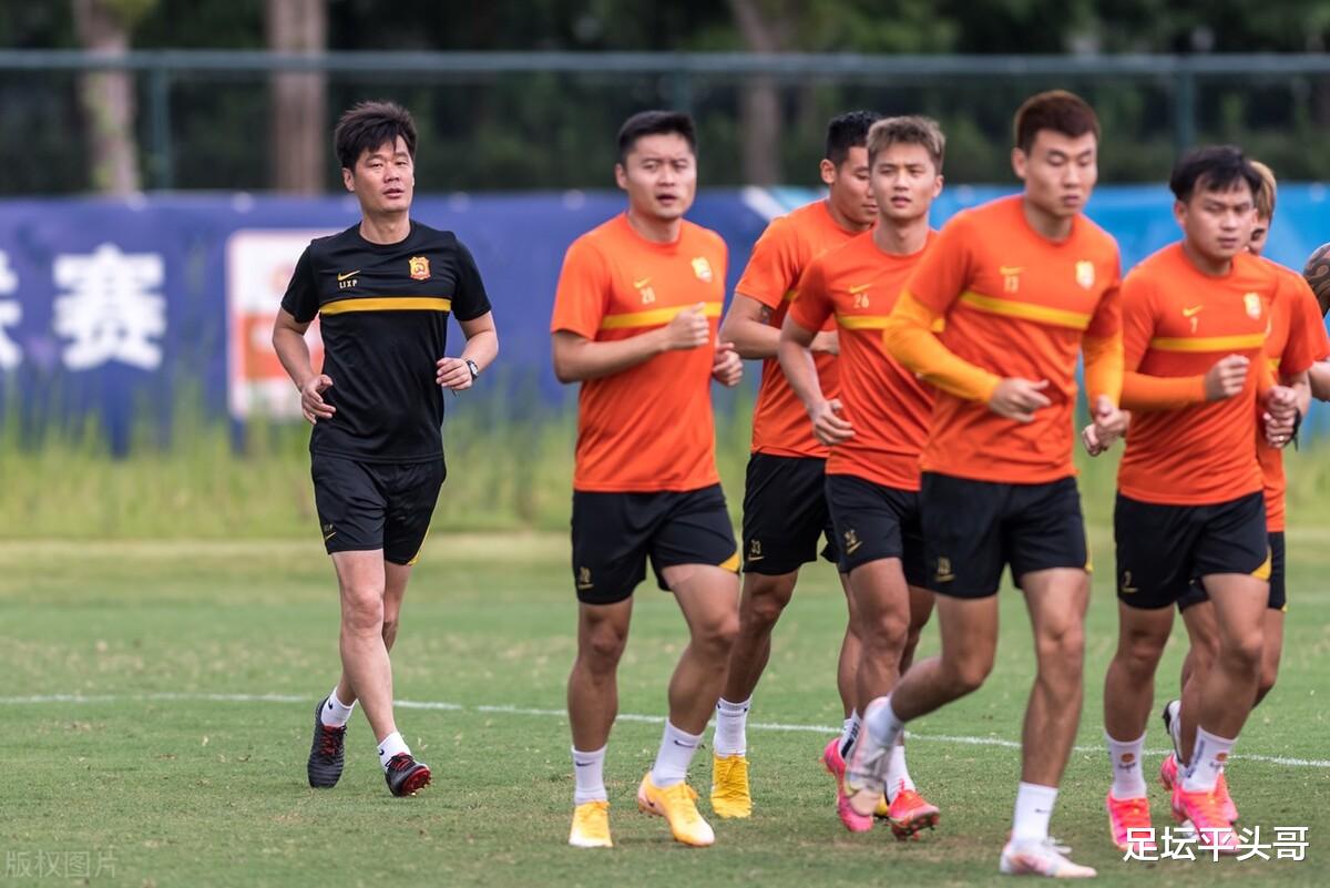 吉列尔梅|为什么武汉球迷都在质疑李行？看完这个动作就明白了