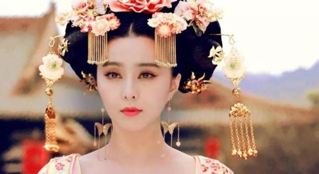 范冰冰|范爷范冰冰与男友聚餐，侧脸美艳动人，发量浓厚让人羡慕