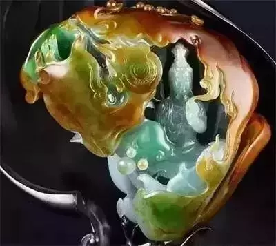 翡翠|翡翠癣多就是废材？丢掉？千万别丢！看玉雕师化腐朽为神奇