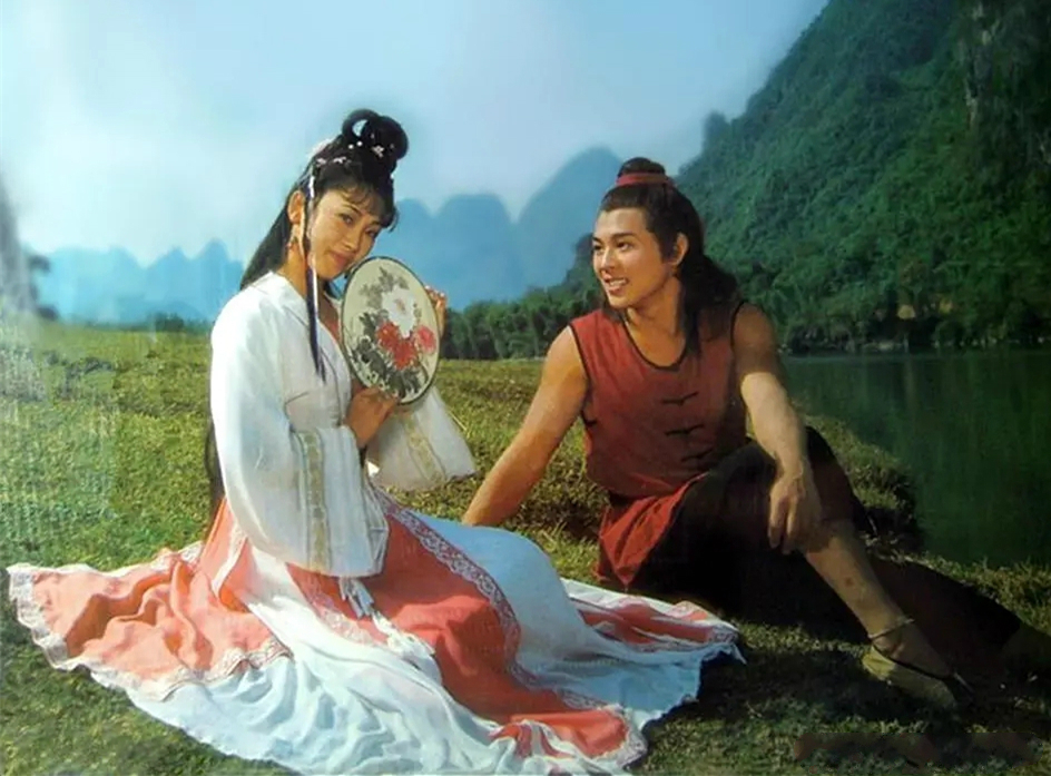 李连杰|30年前，李连杰为利智抛弃怀孕的黄秋燕，如今黄秋燕过得咋样？