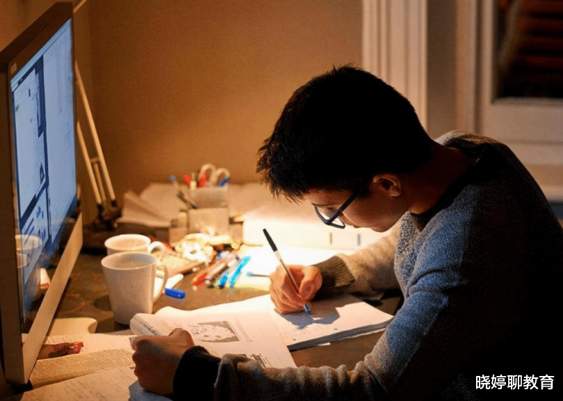 大学|高考686分全校第一，却被同学嘲笑，只因高三“补课费”花了十万