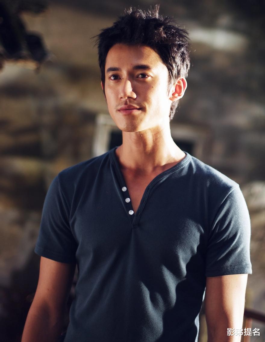 吴慷仁|变装妖艳勾魂妈妈桑，帅气男艺人为戏全身除毛，当女人挺好