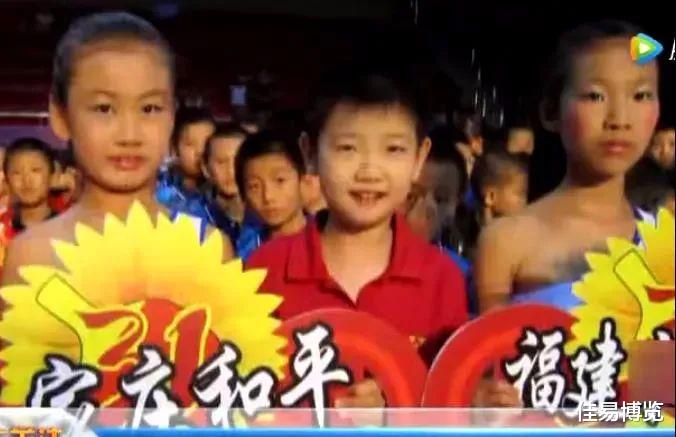 佳易博览|孙颖莎：爱喝冰水的小魔王，为何年纪轻轻就被教练称为“老孙”