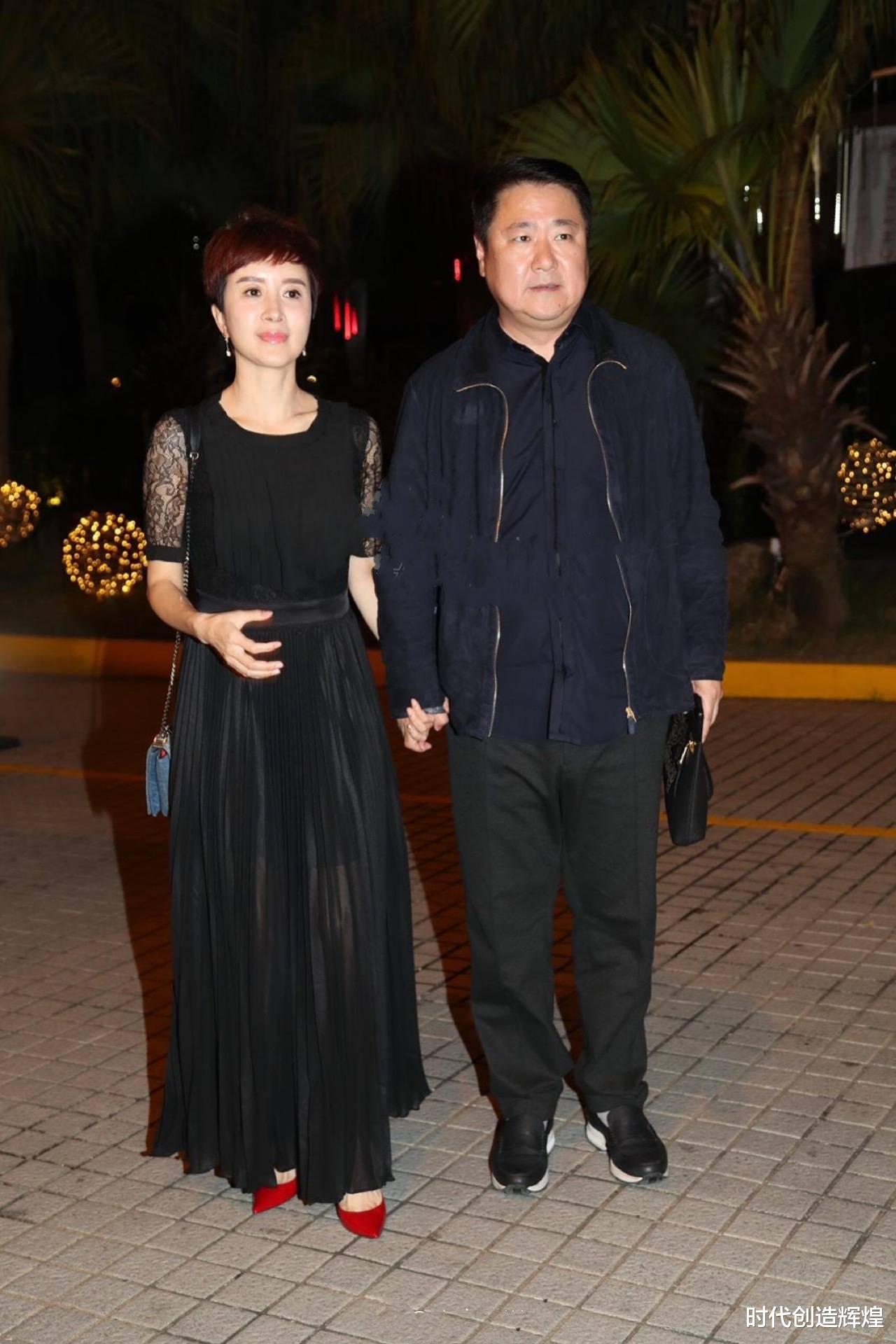 琉璃2|46岁金巧巧近照陷负面争议,化全黑眼线瞪大眼,本人高素质回应