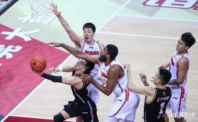 楊鳴|遼寧又是亞軍！楊鳴主動攬責，透露韓德君骨折，獲郭艾倫力挺