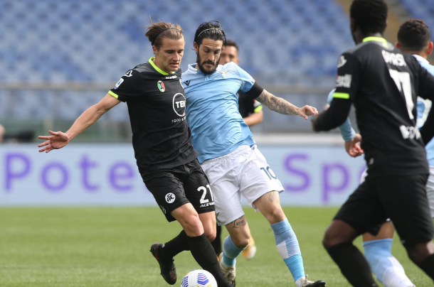 李铁|签约了!国米新帅有意拉齐奥两将,蓝黑飞翼遭哄抢,马洛塔收利好