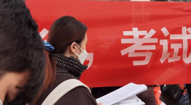 |又有国企开始招聘,五险一金的“铁饭碗”,这三种学生成为香饽饽