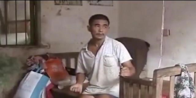 50岁上门女婿养家30年，中风后被妻子赶出家门，妻子：我不养闲人