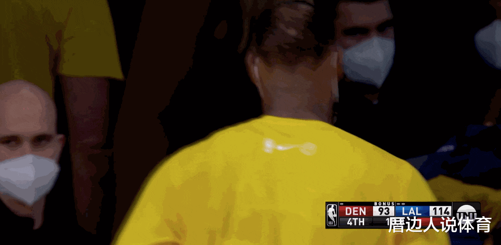 约基奇|三历史第一！詹皇提前下场女老板一脸仰慕，约基奇输球转身就走太沮丧