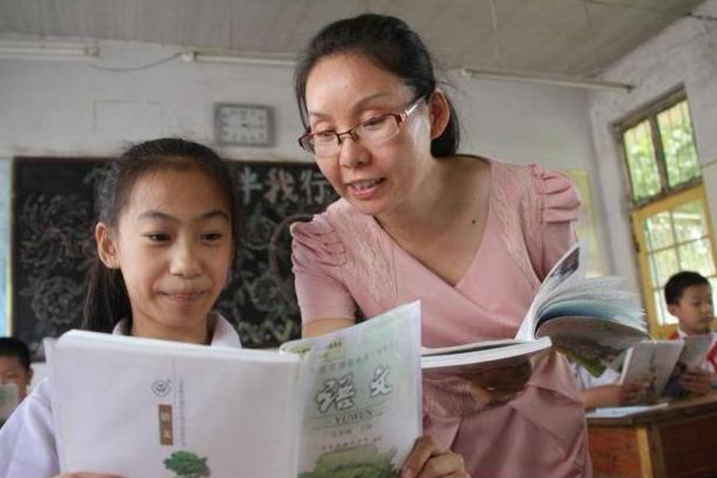 大树说教育|教育部传来重要消息，教师待遇和小学考试有变化，幸福来太得突然