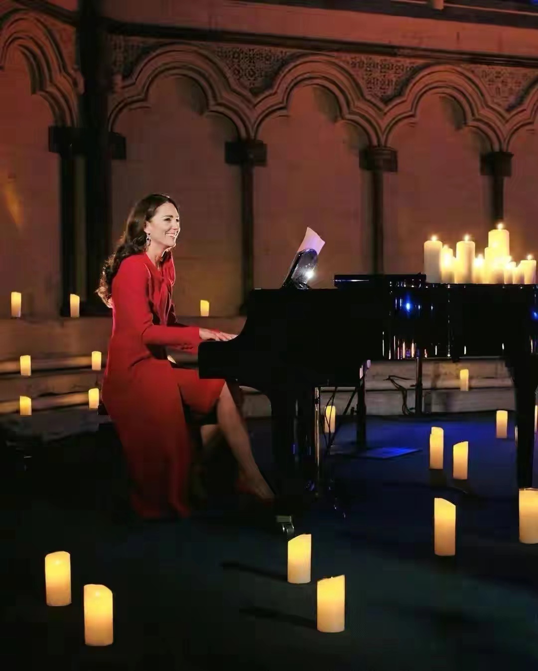 卡罗尔|凯特多才多艺！样样行无需太精，卡罗尔的“王妃定向”培养真成功