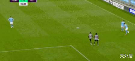 英超|英超瘋狂4-3！瓜迪奧拉用勝利慶祝奪冠，00后神鋒戴帽+逆天進球