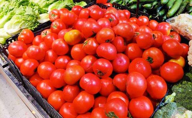 才发现,“香菇不要乱吃”有禁忌,菜农教你一个不外传选购诀窍