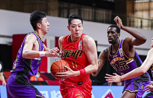 廣東男籃|力捧吳前+示好張鎮(zhèn)麟！廣東引援最大目標出爐，不是王哲林！