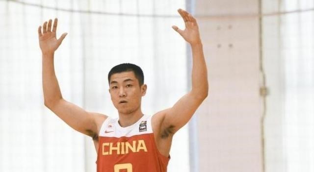 憨爸爸育儿|目睹中国队失利，姚明场边玩手机，高诗岩背锅了！