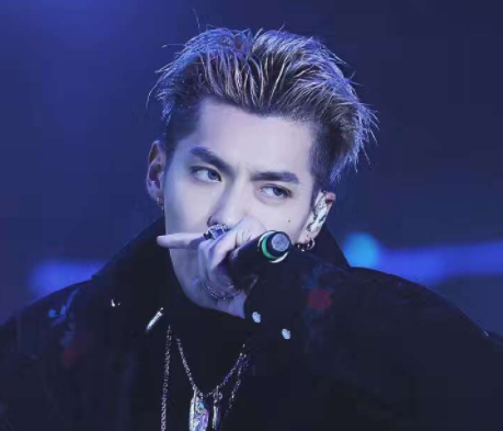 范冰冰|被传是吴亦凡同伙，范冰冰井柏然连夜报警，何炅也牵扯其中被喊话