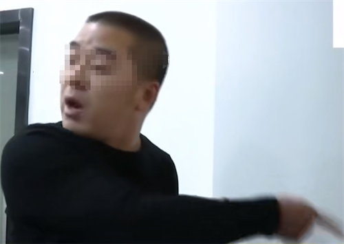 杭州男子结婚租500万法拉利撑门面,全程没任何事故,退车时懵了