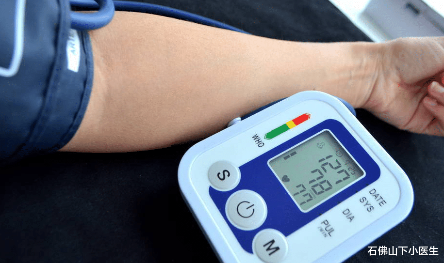 石佛山下小医生|高压135，低压95，需不需要吃药？有什么注意事项？